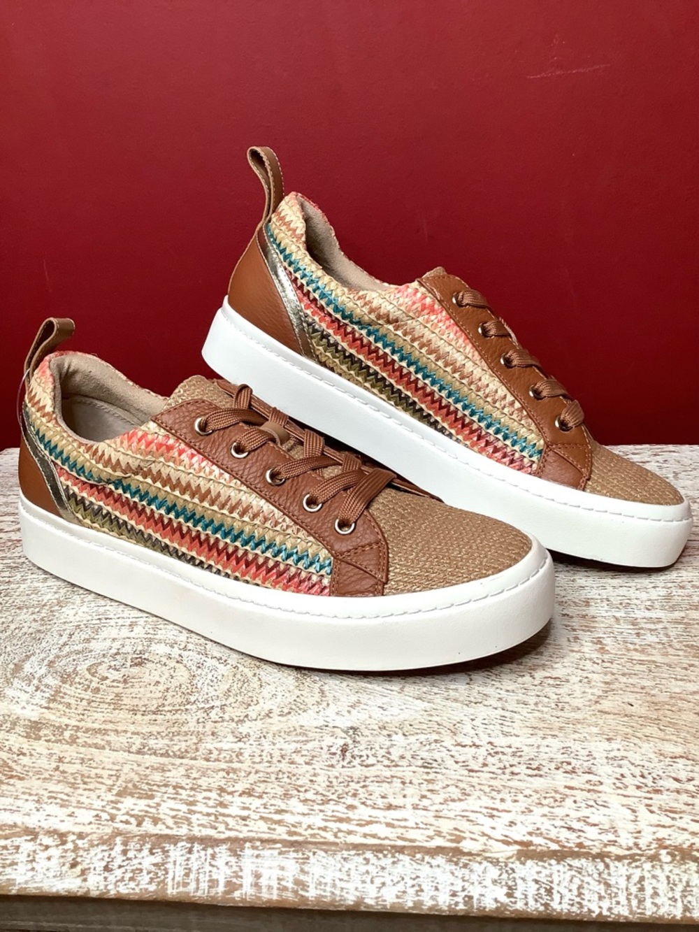 VANELI SPORT NWOT 91/2 N Zigzag Rafia Multi-Color Lace-Up Low-Top Comfy Sneakers